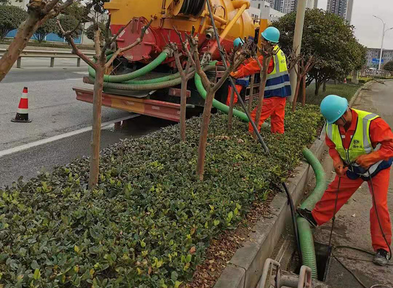 且末市政管道清淤